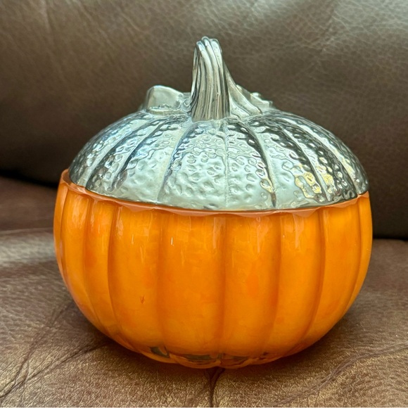 White Barn Glass Pumpkin 3 Wick Candle Holder with Metal Lid - Picture 5 of 13